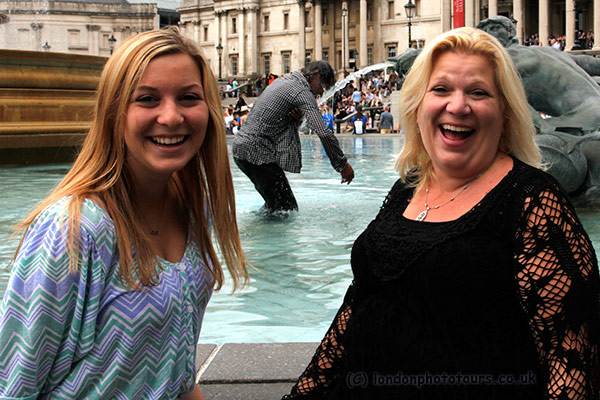 Photo-me tour Phyllis and Jamie in Trafalgar Square 2014 - photo by londonphototours